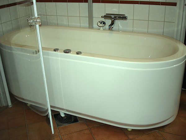 Whirlpool tub