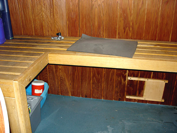 Sauna with cut-out bench