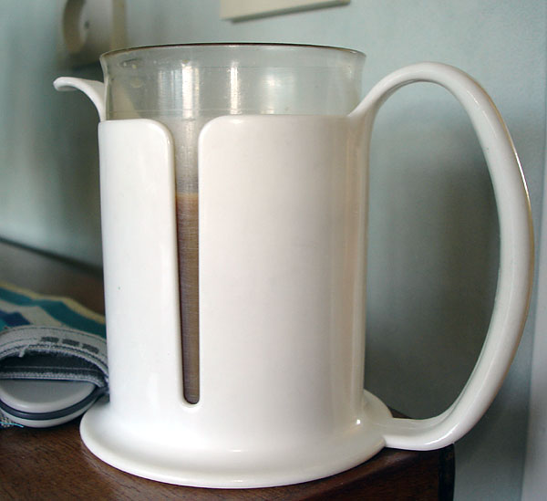 Mug with large handle