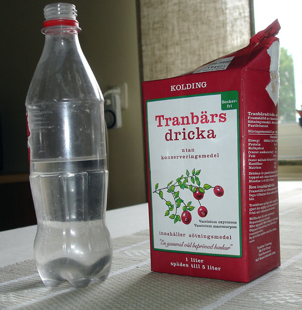 Förpackning med tranbärsjuice 