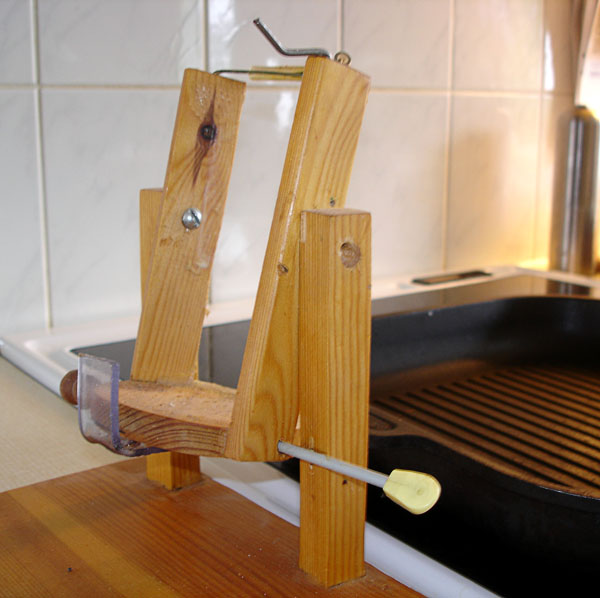 Wood stand without oil bottle (close-up)