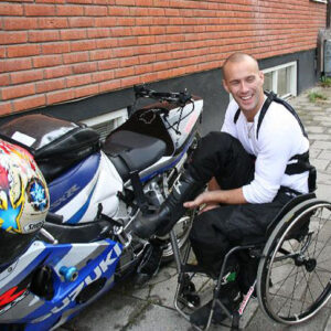 Förflyttning från rullstol till motorcykel