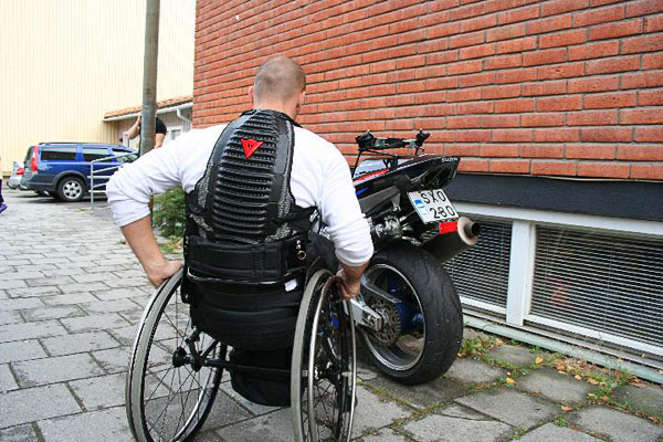 The user with back support Photo: from www.kritto.se