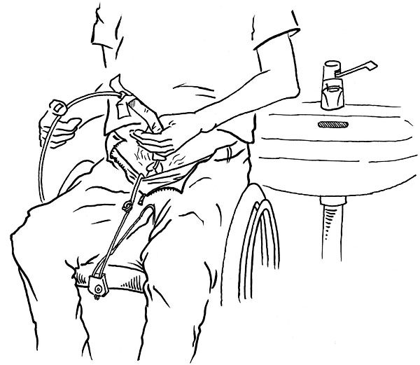 User inserts catheter. He holds the package. Illustration: Lars 'Geson' Andersson
