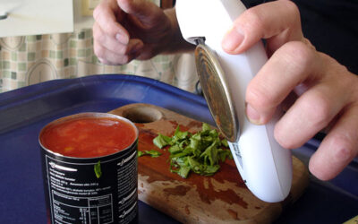 Kitchen – battery-operated can opener