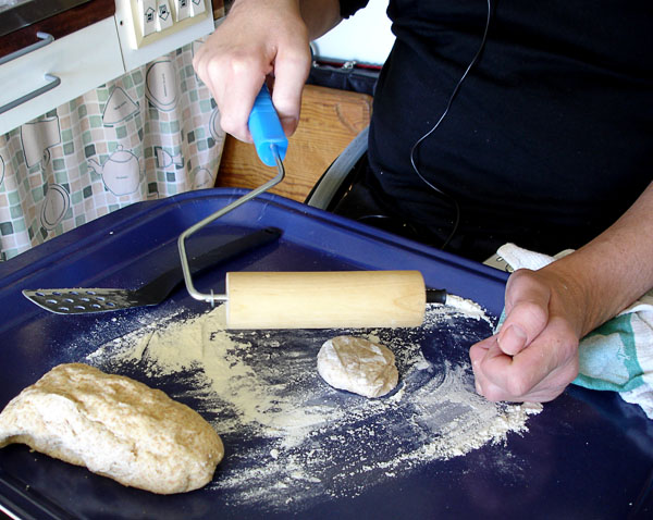 Kitchen – One-handed rolling pin