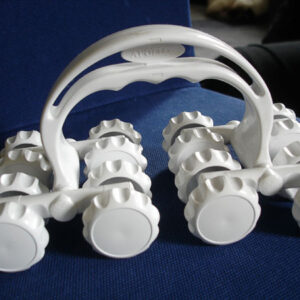 Massage roller with flexible joints
