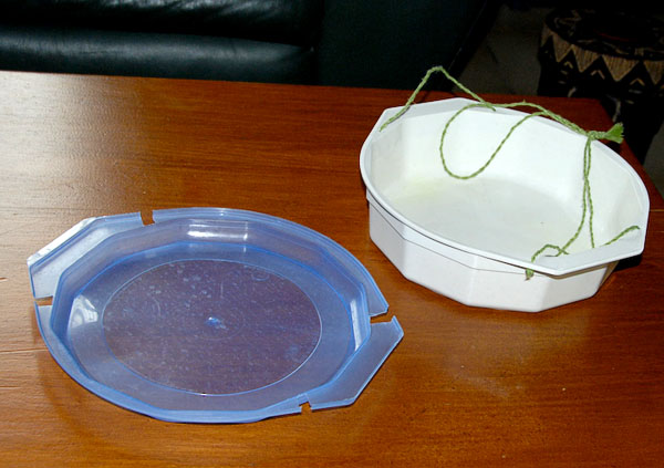 Bowl adapted with cord, cover removed