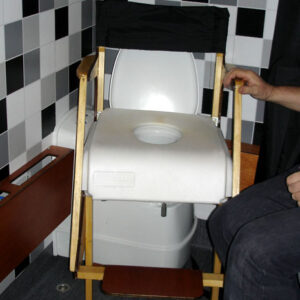 Specialbyggd duschstol till anpassad husvagn