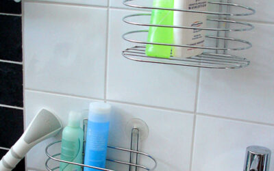 Shower basket with suction cups
