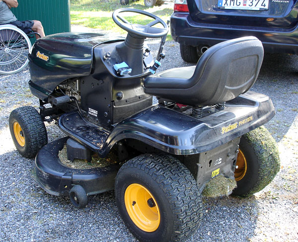 Riding lawnmower from behind