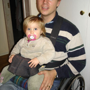 Bärsele för småbarnsföräldrar som använder rullstol
