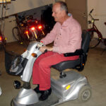 Three-wheel electric scooter