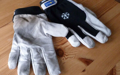 Work gloves as wheelchair gloves