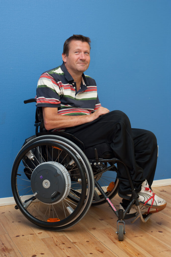Lägesändring i rullstol: fot på vadband