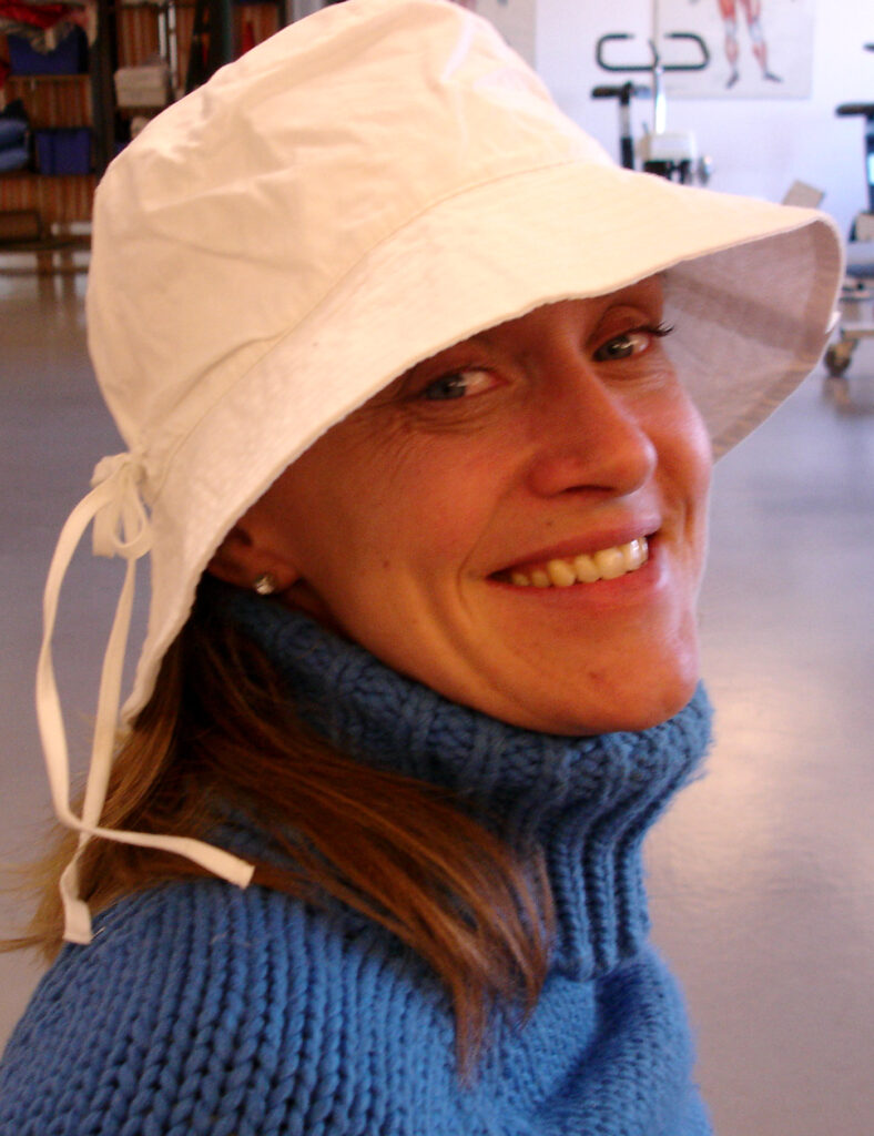 User with sun hat